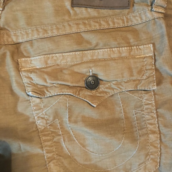 Men’s True Religion Pants - Picture 2 of 3